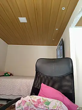 larajuli online show from 02-18-26, 02:02