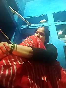 Snapshot of Jooli_xx chatting on 02-05-26, 02:13 Jooli xx online show from 02-05-26, 02:13