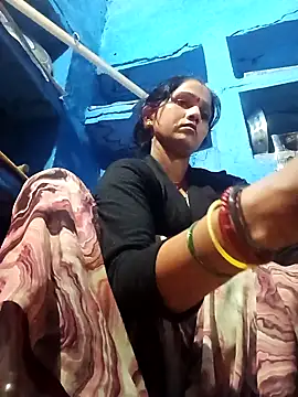 Snapshot of Jooli_xx chatting on 02-26-26, 02:39 Jooli xx online show from 02-26-26, 02:39