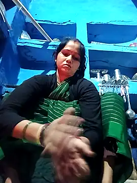 Snapshot of Jooli_xx chatting on 02-25-26, 12:44 Jooli xx online show from 02-25-26, 12:44