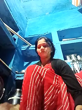 Snapshot of Jooli_xx chatting on 02-20-26, 01:24 Jooli xx online show from 02-20-26, 01:24