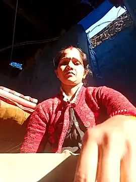 Snapshot of Jooli_xx chatting on 02-08-26, 03:37 Jooli xx online show from 02-08-26, 03:37