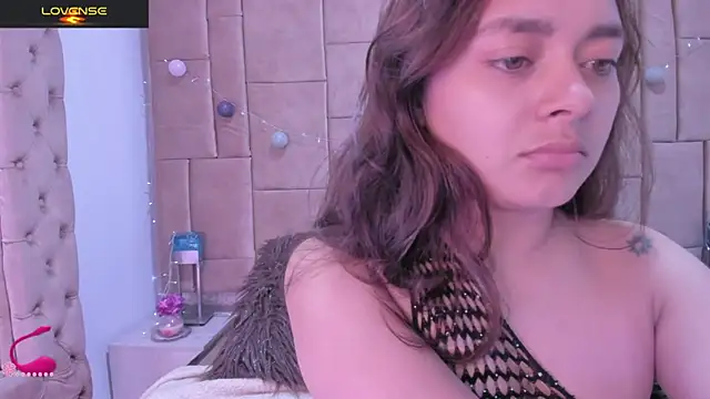 Snapshot of ambar_69_ chatting on 10-15-25, 04:33 ambar 69 online show from 10-15-25, 04:33