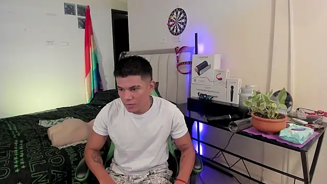 Snapshot of Jack_castell chatting on 10-05-25, 11:45 Jack castell online show from 10-05-25, 11:45