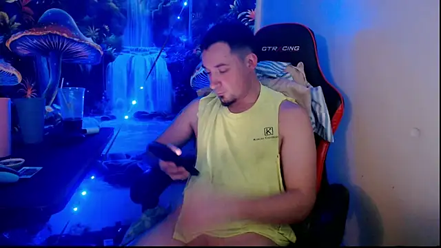 Snapshot of YoBlezz chatting on 01-14-26, 05:38 YoBlezz online show from 01-14-26, 05:38