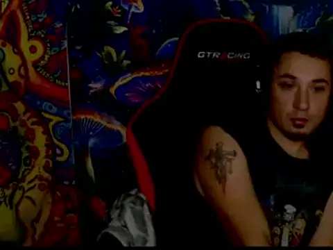 Snapshot of YoBlezz chatting on 12-04-25, 08:13 YoBlezz online show from 12-04-25, 08:13