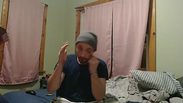 Snapshot of YoBlezz chatting on 02-18-26, 04:32 YoBlezz online show from 02-18-26, 04:32