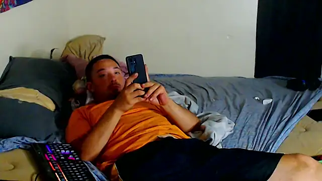 Snapshot of YoBlezz chatting on 06-12-26, 01:36 YoBlezz online show from 06-12-26, 01:36