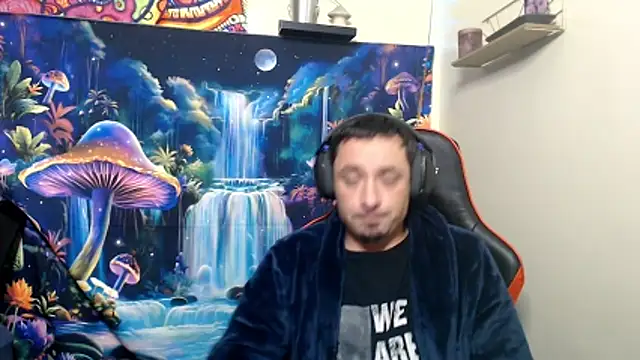 Snapshot of YoBlezz chatting on 12-20-25, 06:05 YoBlezz online show from 12-20-25, 06:05