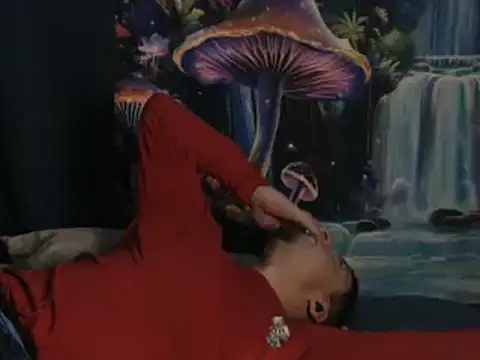 Snapshot of YoBlezz chatting on 11-25-25, 07:08 YoBlezz online show from 11-25-25, 07:08