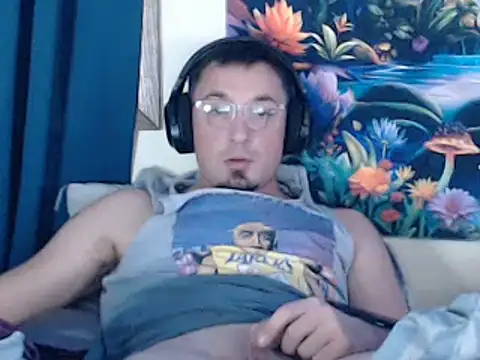 Snapshot of YoBlezz chatting on 11-13-25, 08:02 YoBlezz online show from 11-13-25, 08:02