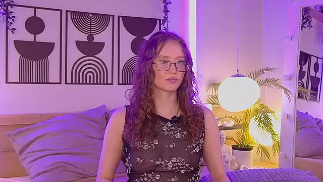 Snapshot of -VivienRay- chatting on 06-08-26, 05:24 -VivienRay- online show from 06-08-26, 05:24