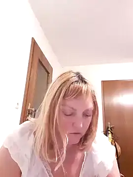 LiluLiluLilu online show from 10-24-25, 11:37