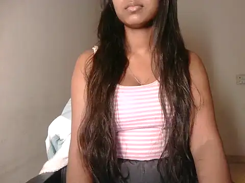 Snapshot of GlamGirl002 chatting on 01-12-26, 09:16 GlamGirl002 online show from 01-12-26, 09:16