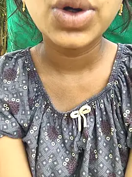 Snapshot of telugu_roja_099 chatting on 10-07-25, 04:13 telugu roja 099 online show from 10-07-25, 04:13