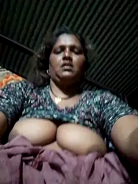 Snapshot of Ishwariya_Hatwal chatting on 09-22-25, 08:59 Ishwariya Hatwal online show from 09-22-25, 08:59