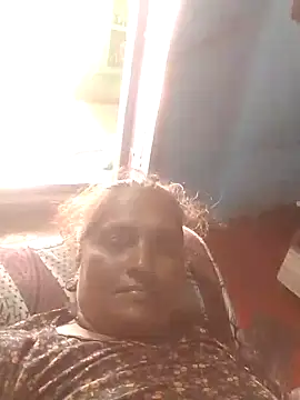 Snapshot of Ishwariya_Hatwal chatting on 09-12-25, 09:31 Ishwariya Hatwal online show from 09-12-25, 09:31