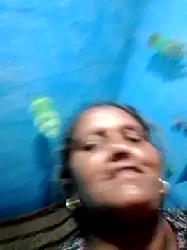Snapshot of Ishwariya_Hatwal chatting on 09-18-25, 02:58 Ishwariya Hatwal online show from 09-18-25, 02:58