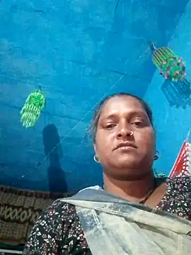 Snapshot of Ishwariya_Hatwal chatting on 10-21-25, 02:33 Ishwariya Hatwal online show from 10-21-25, 02:33
