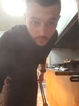 Snapshot of LeonNovaro chatting on 10-30-25, 08:23 LeonNovaro online show from 10-30-25, 08:23