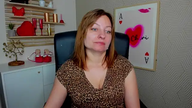 Snapshot of angelaSamt chatting on 05-04-26, 05:44 angelaSamt online show from 05-04-26, 05:44