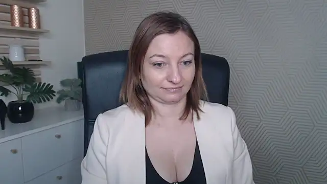 angelaSamt online show from 11-17-25, 06:39