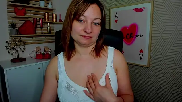 Snapshot of angelaSamt chatting on 05-05-26, 05:32 angelaSamt online show from 05-05-26, 05:32