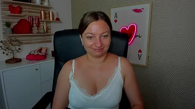 Snapshot of angelaSamt chatting on 06-26-26, 05:35 angelaSamt online show from 06-26-26, 05:35