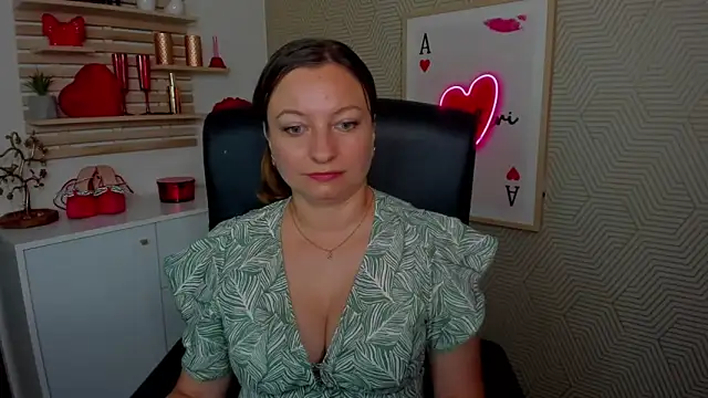 Snapshot of angelaSamt chatting on 06-30-26, 05:40 angelaSamt online show from 06-30-26, 05:40