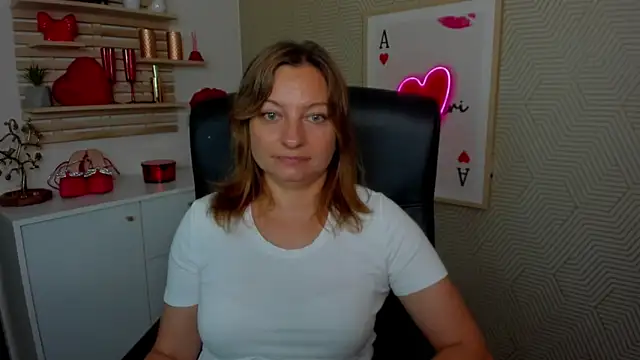 Snapshot of angelaSamt chatting on 07-01-26, 05:30 angelaSamt online show from 07-01-26, 05:30