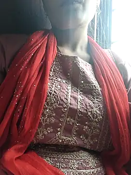 posewith online show from 11-16-25, 09:14