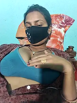 Snapshot of posewith chatting on 02-27-26, 04:29 posewith online show from 02-27-26, 04:29