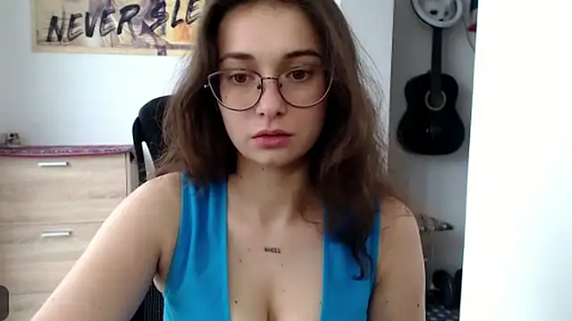 Snapshot of HotAnna2004 chatting on 09-13-25, 12:38 HotAnna2004 online show from 09-13-25, 12:38