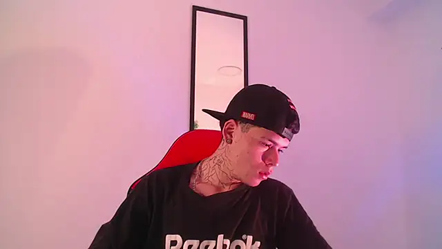Anhonymus  online show from 09-23-25, 03:57