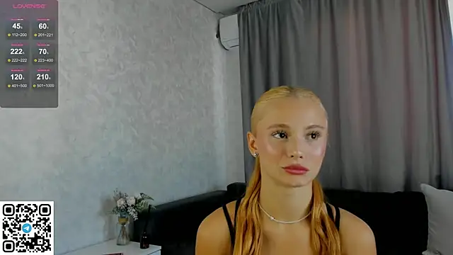 NaughtySeraphine online show from 09-24-25, 06:31