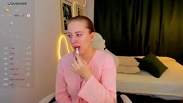 Alice Cire online show from 01-10-26, 02:01