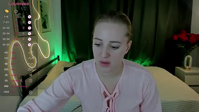 Alice Cire online show from 11-22-25, 03:00