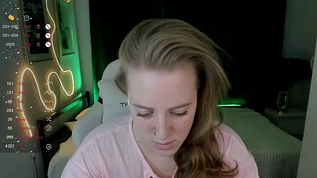 Alice Cire online show from 12-15-25, 02:23