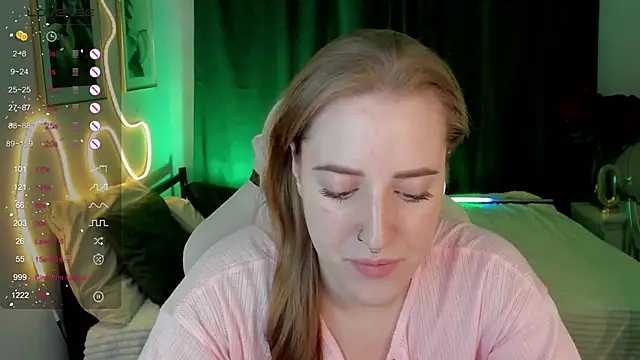 Alice Cire online show from 12-19-25, 01:57