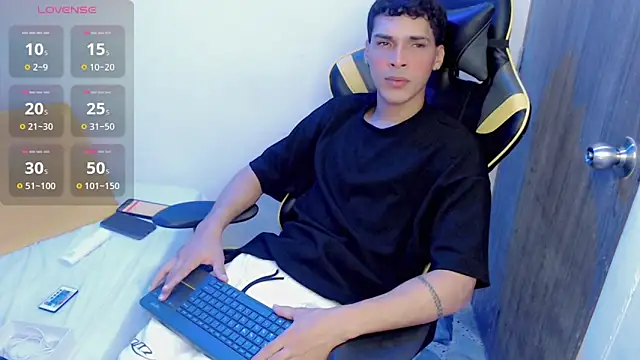 Snapshot of yankees_ chatting on 09-09-25, 03:38 yankees online show from 09-09-25, 03:38