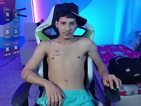 Snapshot of yankees_ chatting on 10-07-25, 03:57 yankees online show from 10-07-25, 03:57