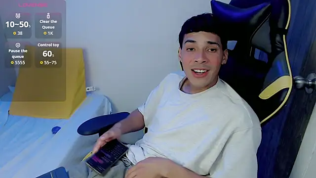 Snapshot of yankees_ chatting on 09-11-25, 04:45 yankees online show from 09-11-25, 04:45