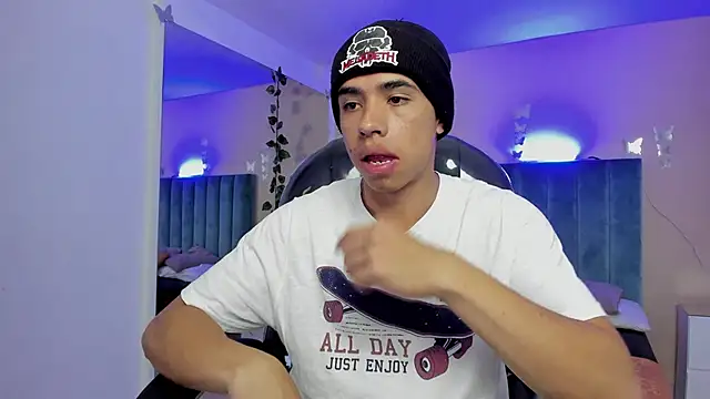 Muscle Scott online show from 11-09-25, 01:59