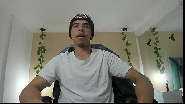 Muscle Scott online show from 10-28-25, 12:26