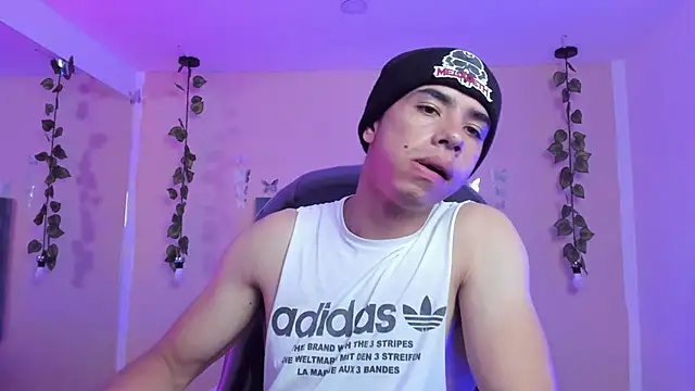 Muscle Scott online show from 11-19-25, 12:49