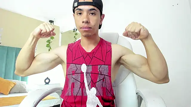 Muscle Scott online show from 09-26-25, 12:12