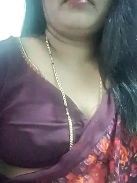 Snapshot of Bangalore-Seema chatting on 09-25-25, 08:42 Bangalore-Seema online show from 09-25-25, 08:42