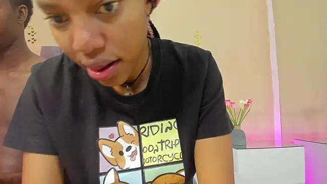 Snapshot of Kiaraa_y_Her_Crazy chatting on 05-24-26, 04:23 Kiaraa y Her Crazy online show from 05-24-26, 04:23