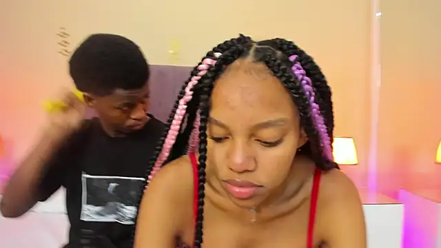 Snapshot of Kiaraa_y_Her_Crazy chatting on 05-29-26, 03:45 Kiaraa y Her Crazy online show from 05-29-26, 03:45