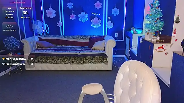 Kira Kenett online show from 12-18-25, 08:41